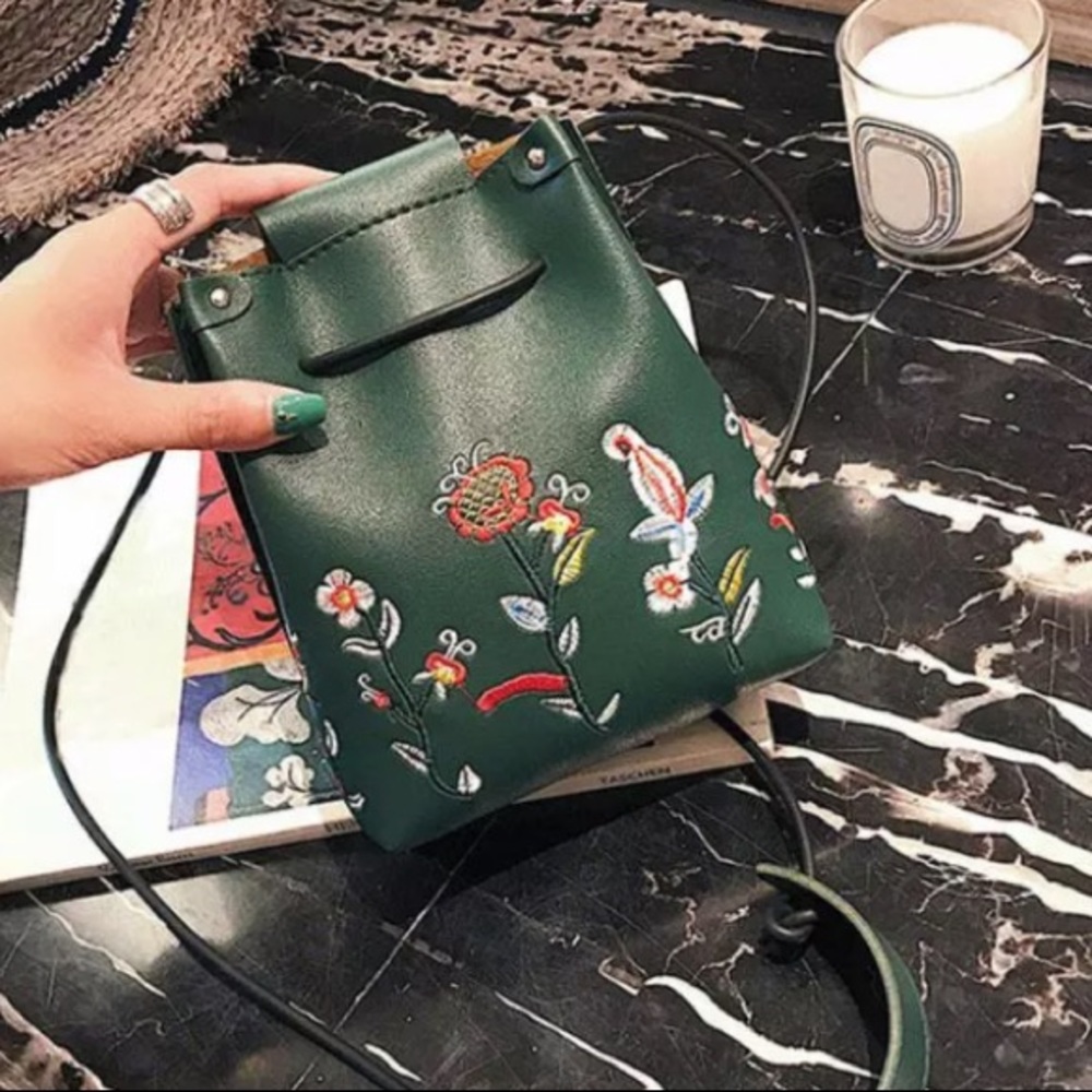Over shoulder Leather Flower Bag - Picture 5 of 8